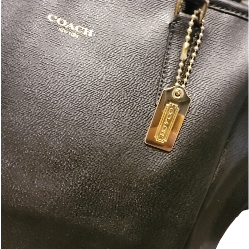 EUC Coach Saffiano City Tote - Picture 4 of 10